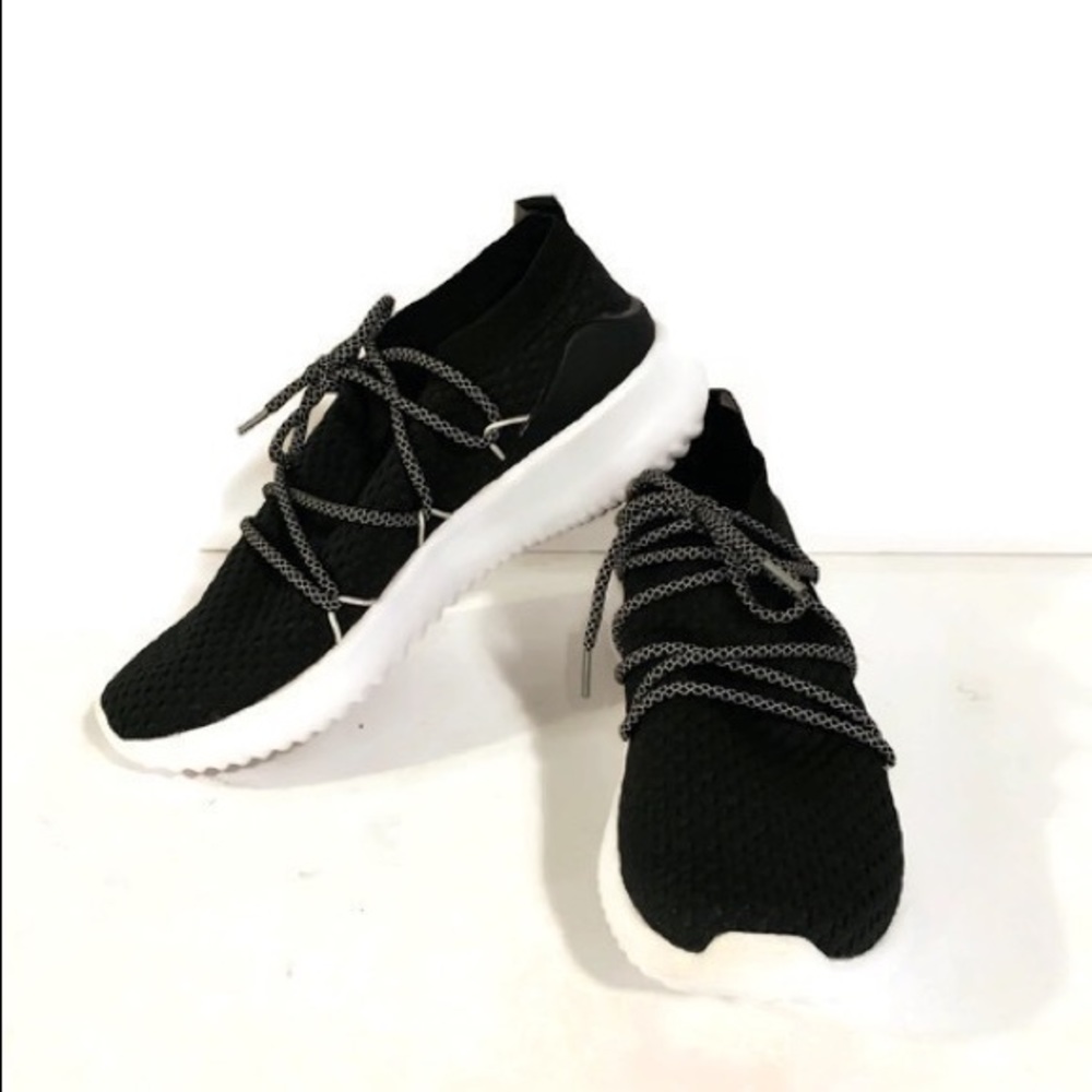 Adidas Ultimamotion Black Running Shoe - Picture 4 of 4
